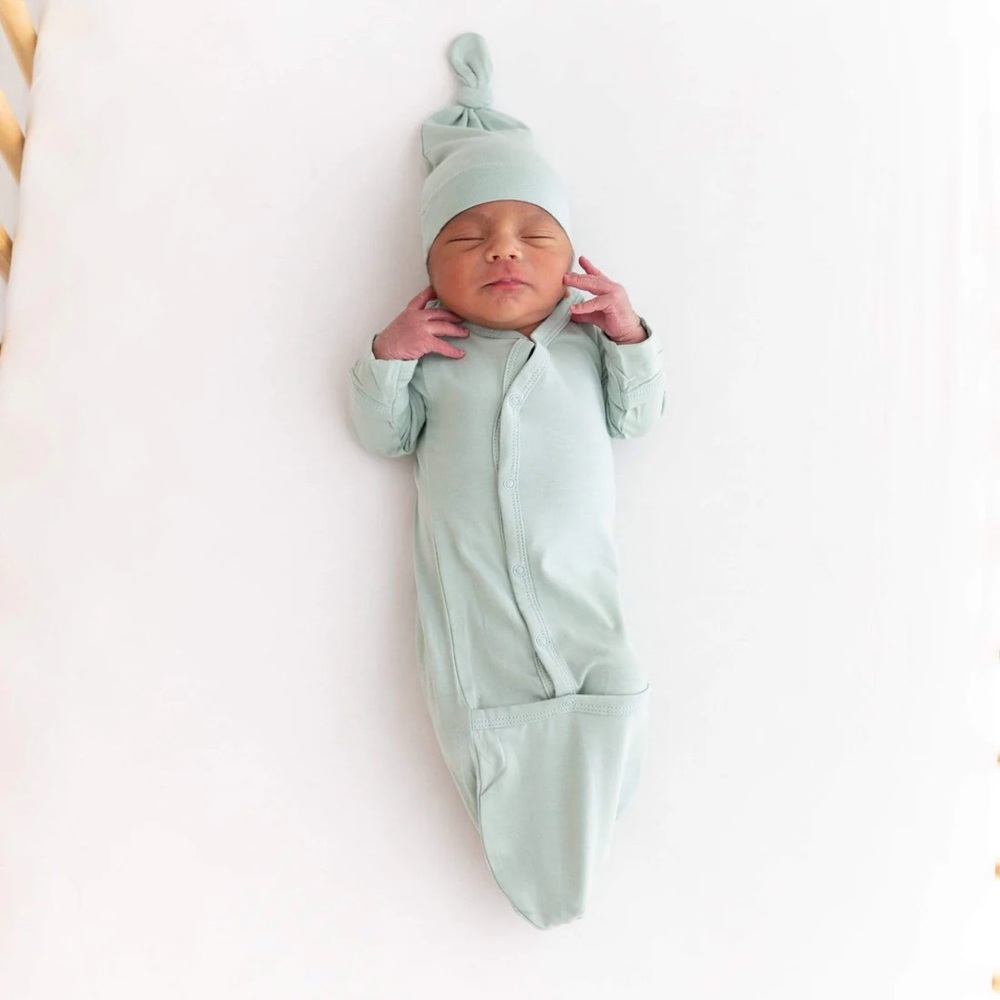 Lot of two newborn kyte baby bundlers (sleeper gowns)